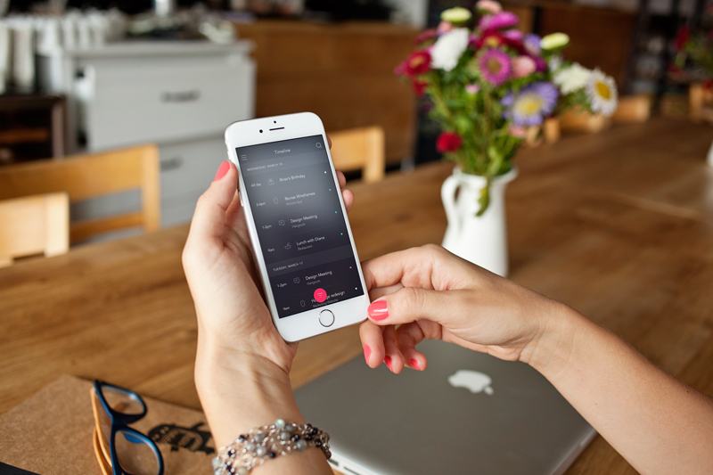 iphone 6 in the cafe – 6 photo mockups